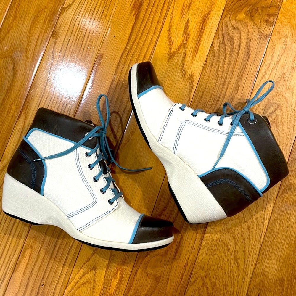 Rocky 4 Eve Sole Booties